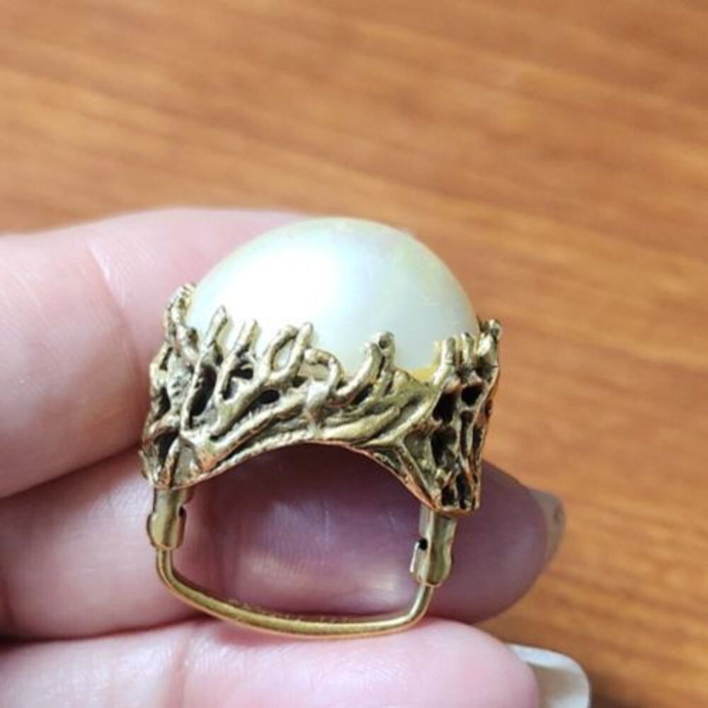 VENDOME Gold Tone Faux Mabe Pearl Brutalist Adjustable Ring Sz 7 - Picture 9 of 10
